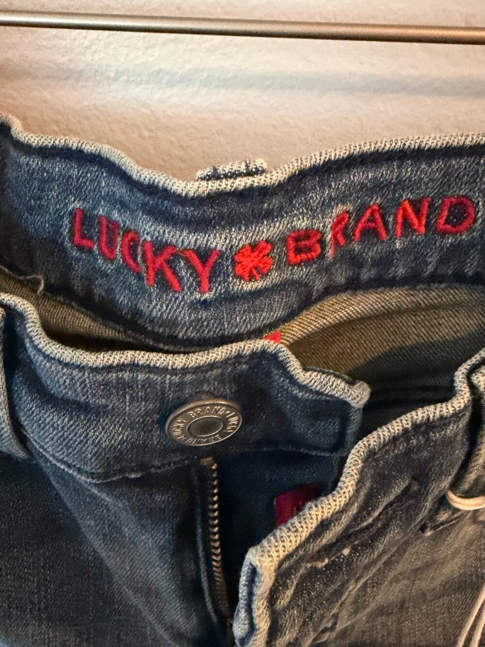 NWT Lucky Brand Sweet Mid Rise Crop Skinny Straight Jeans Raw Hem 2 26